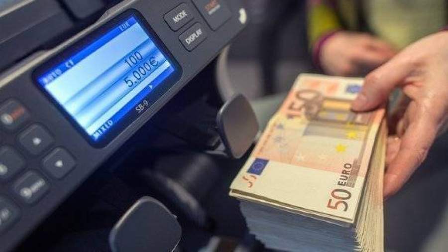 Минфин в феврале начнет закупки валюты