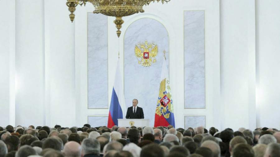 Путин назвал отрасли, которые находятся в зоне риска