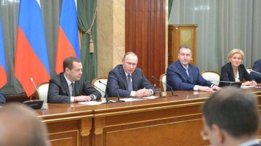 Президент подвел итоги работы правительства в 2015 году