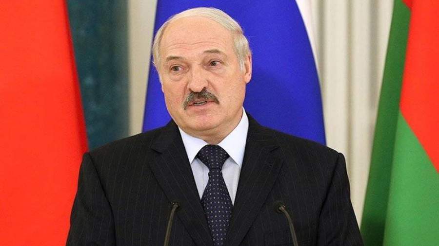 Лукашенко поздравил Путина в преддверии годовщины Победы