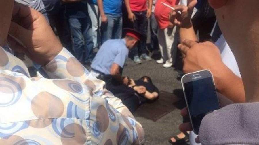 Один из стрелявших в полицейских в Алма-Ате задержан. Видео