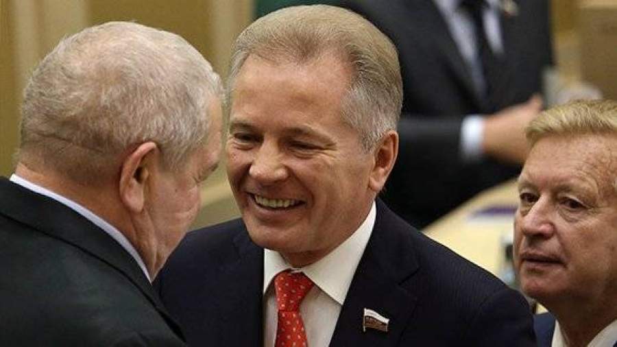 Сенатор Валерий Пономарев заработал миллиард рублей