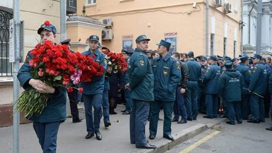 В Москве прощаются с погибшими пожарными
