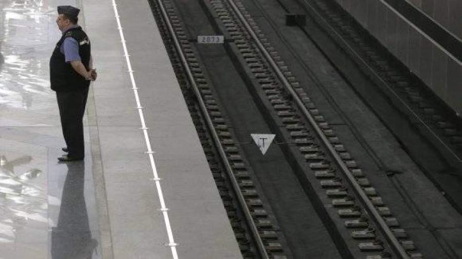 Скончалась женщина, упавшая с дочерью под поезд в метро Москвы