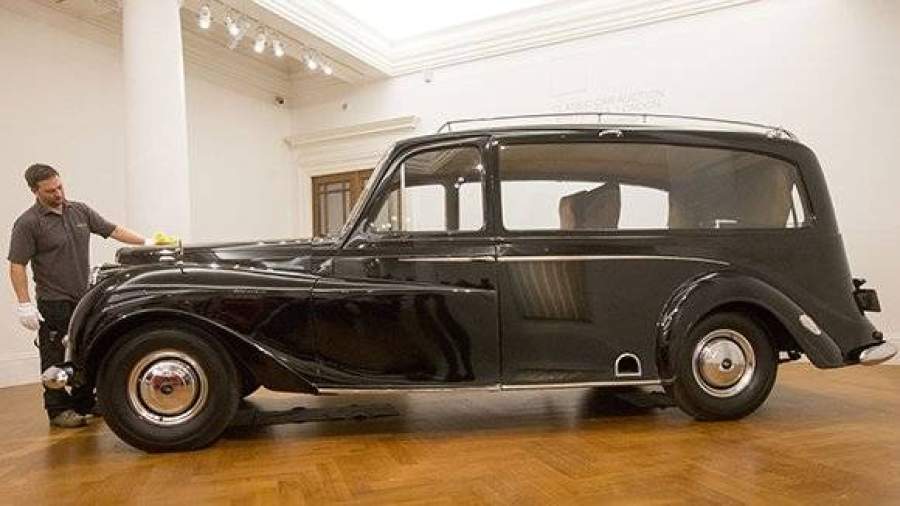 Austin Princess Джона Леннона продадут с аукциона