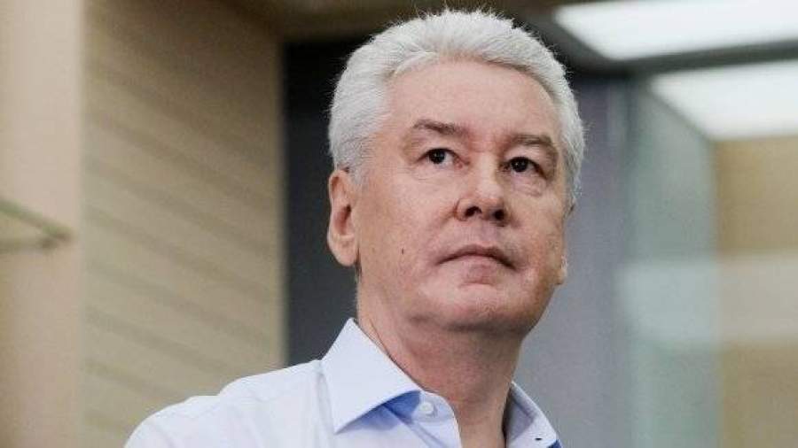 Собянин поблагодарил полицейского, спасшего женщину из тонущей машины