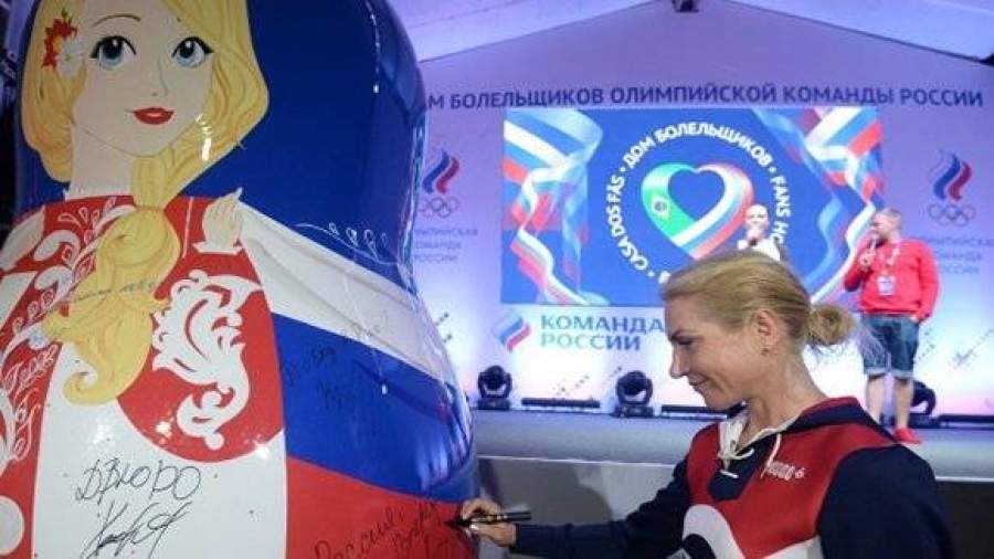 Гигантская матрешка помешала олимпийцам вовремя вылететь домой из Рио