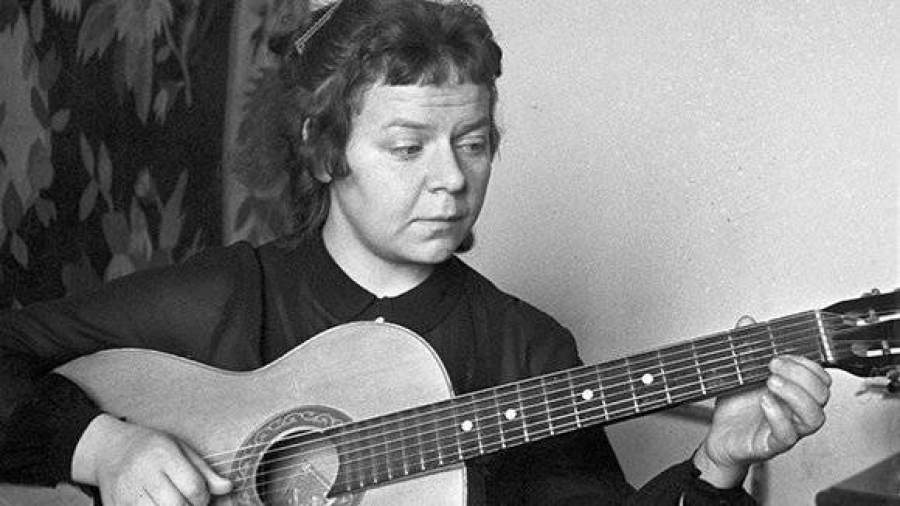 Ушла из жизни поэтесса и бард Новелла Матвеева