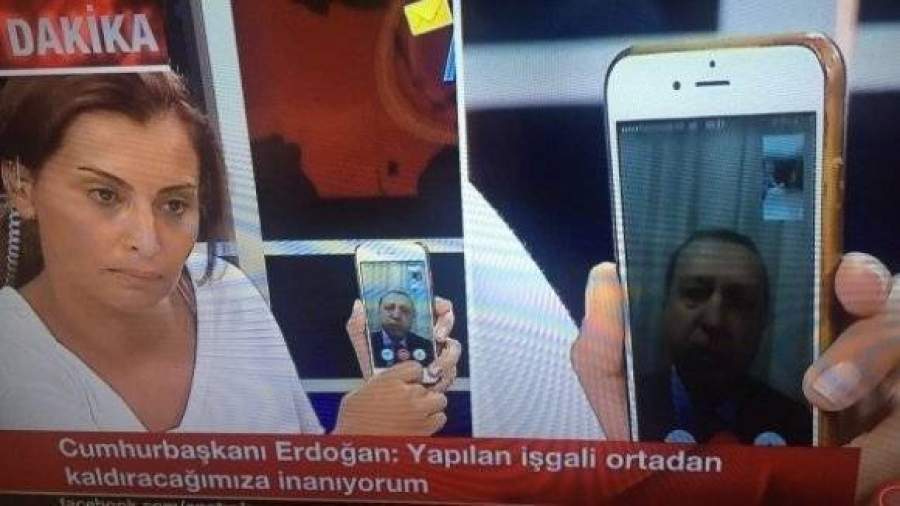Эрдоган вышел в эфир центральных ТВ Турции через Facetime