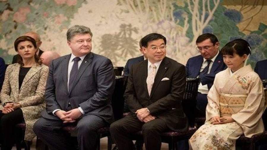 Соратник Порошенко уснул на встрече с премьером Японии