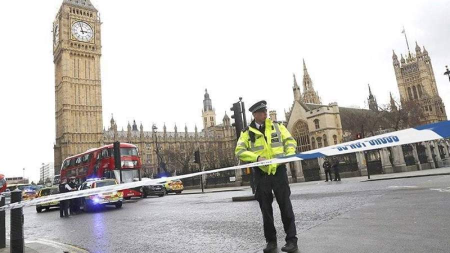 Выстрелы прогремели рядом с британским парламентом в Лондоне. Видео