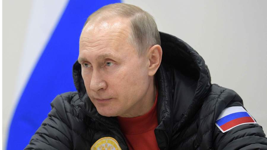 Путин поручил ускорить подготовку госпрограммы по развитию Арктики