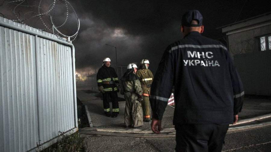 На крупнейшем военном складе Украины начался пожар