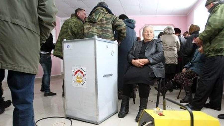 На выборах в Южной Осетии лидирует Джиоева