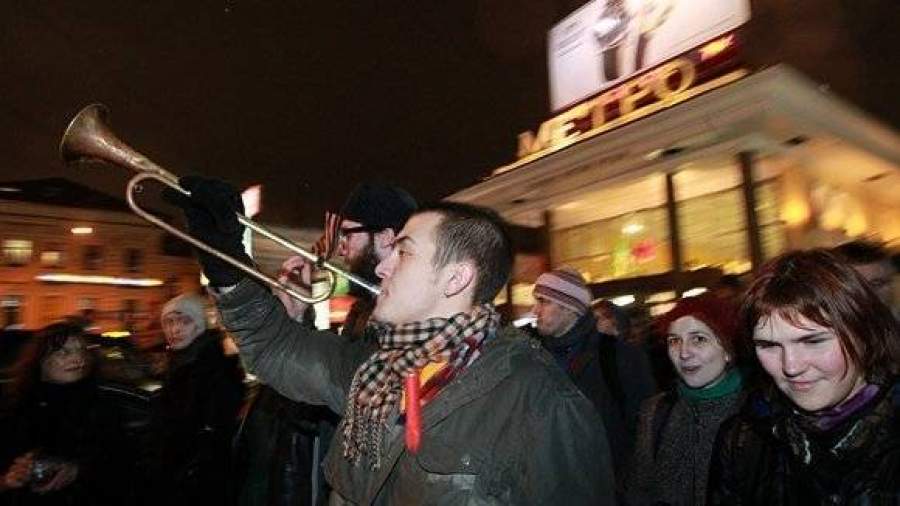 Корреспондента «Известий» задержали на митинге