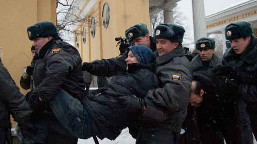 Оппозиция разошлась на свист