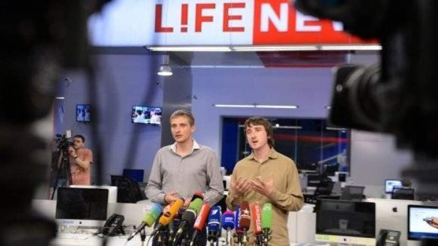 Журналисты Олег Сидякин и Марат Сайченко прибыли в редакцию LifeNews