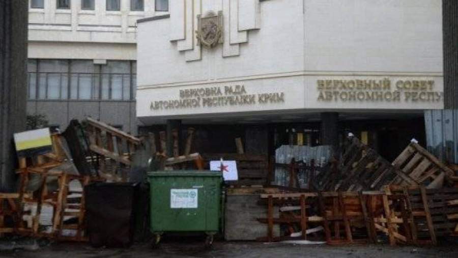 В Симферополе идут переговоры с захватчиками правительственного здания