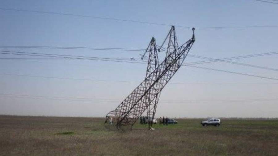 В Крыму повреждена опора ЛЭП после запуска Путиным энергомоста