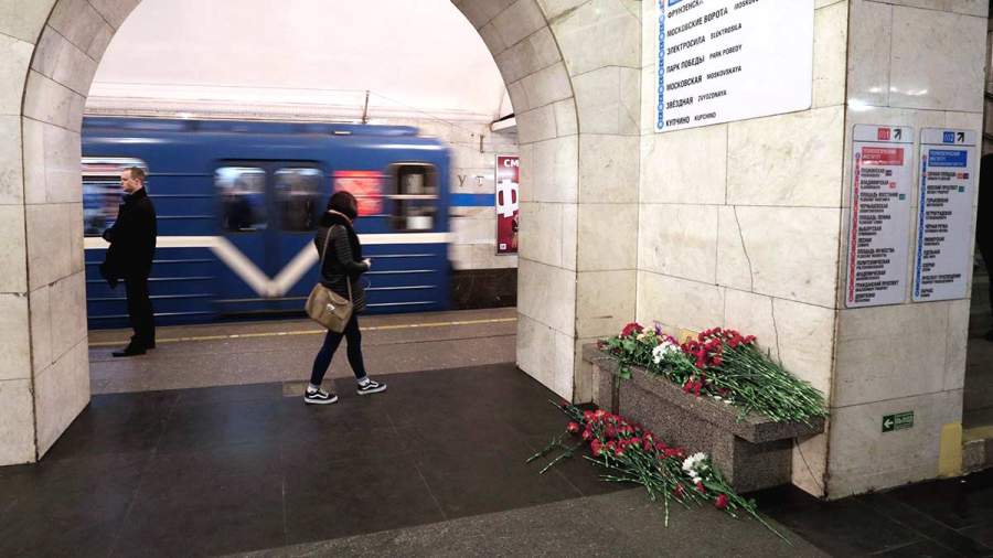 Число жертв взрыва в метро Петербурга выросло до 14