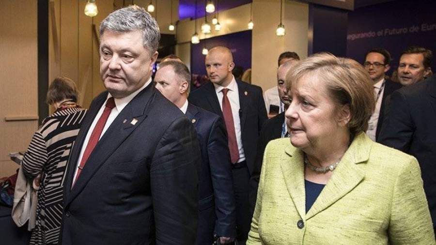 Меркель и Порошенко готовы работать с Макроном в нормандском формате