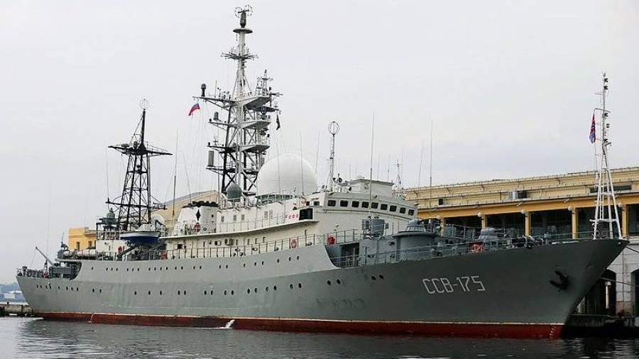 СМИ: корабль ВМФ РФ вновь был замечен у базы подлодок ВМС США