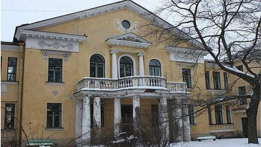 Ветеранов сцены перевозят в Комарово