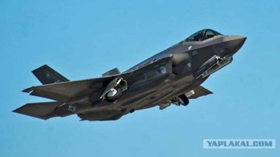 СМИ: американские F-22 можно сбить с помощью низкочастотного радара