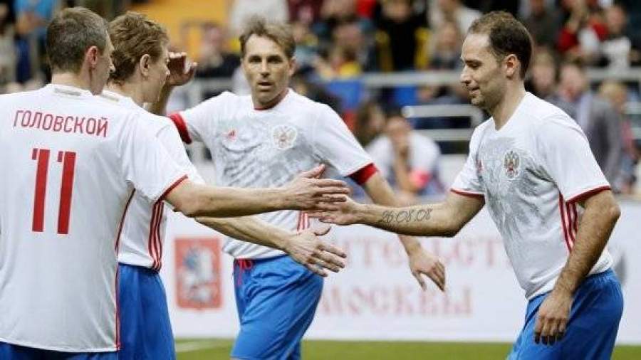 Сборная РФ победила команду звезд футбола в рамках Кубка легенд