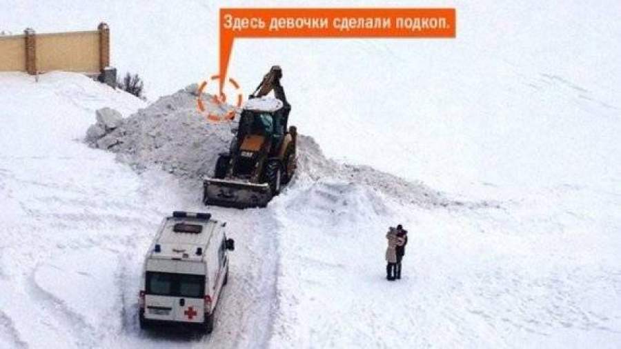 На Урале врачи спасают жизнь девочки, которую трактор засыпал снегом