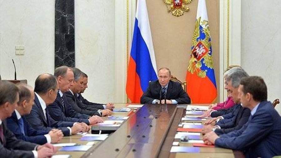Путин поручил выплатить 5 тыс. рублей всем категориям пенсионеров