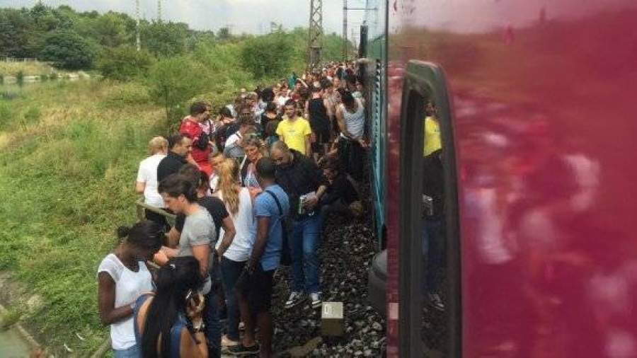 70 человек пострадали при крушении поезда близ Монпелье
