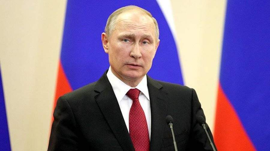 Путин поздравил Макрона с победой на выборах президента Франции