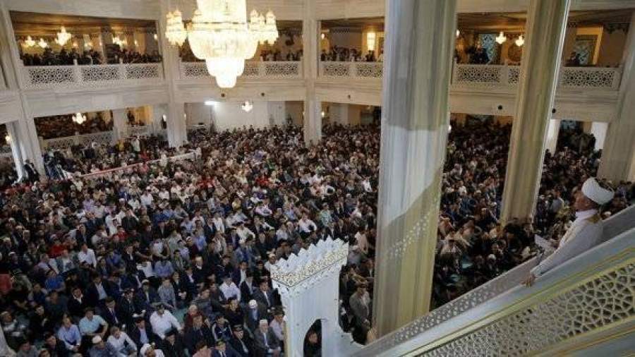 В Москве 140 тыс. мусульман отпраздновали Курбан-байрам
