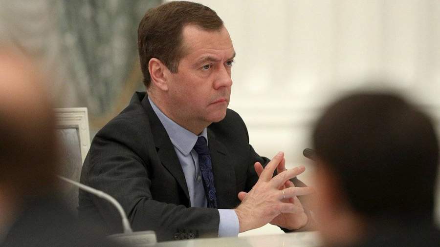 Медведев утвердил индексацию социальных пенсий на 1,5% с апреля