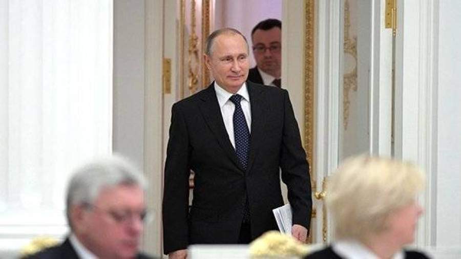 Путин пригрозил уволить чиновников, ставших академиками
