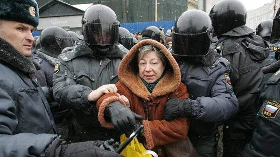 Дальше площади Восстания оппозиция не двинулась