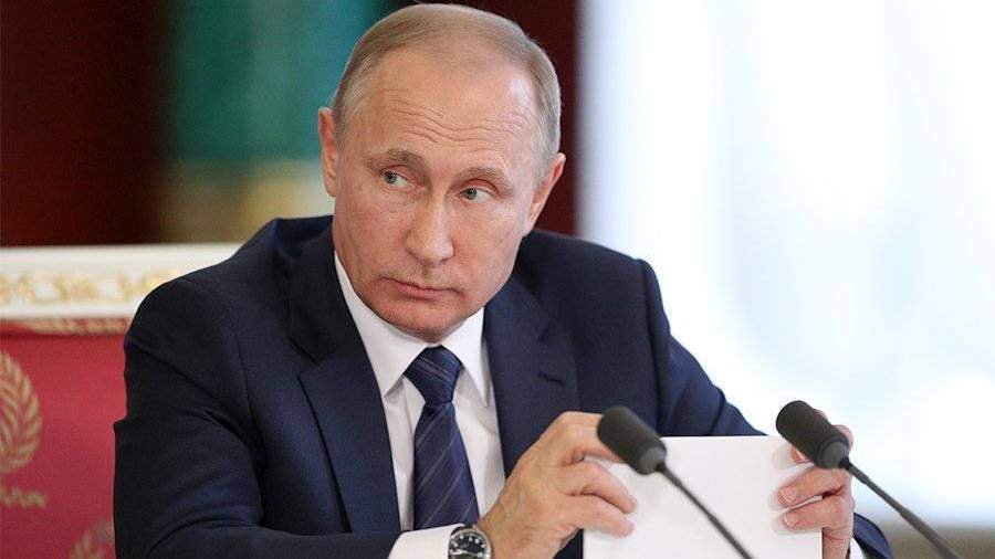 Путин подписал закон о клятве на верность РФ — Гражданство по-новому Путин подписал закон о клятве на верность РФ — Гражданство по-новому