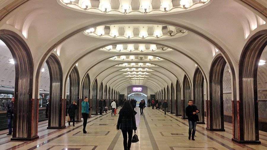 Новый сезон «Игры престолов» показали на станции метро «Маяковская»
