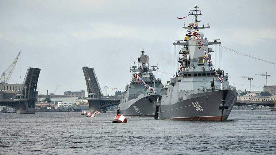 Главный военно-морской парад в северной столице