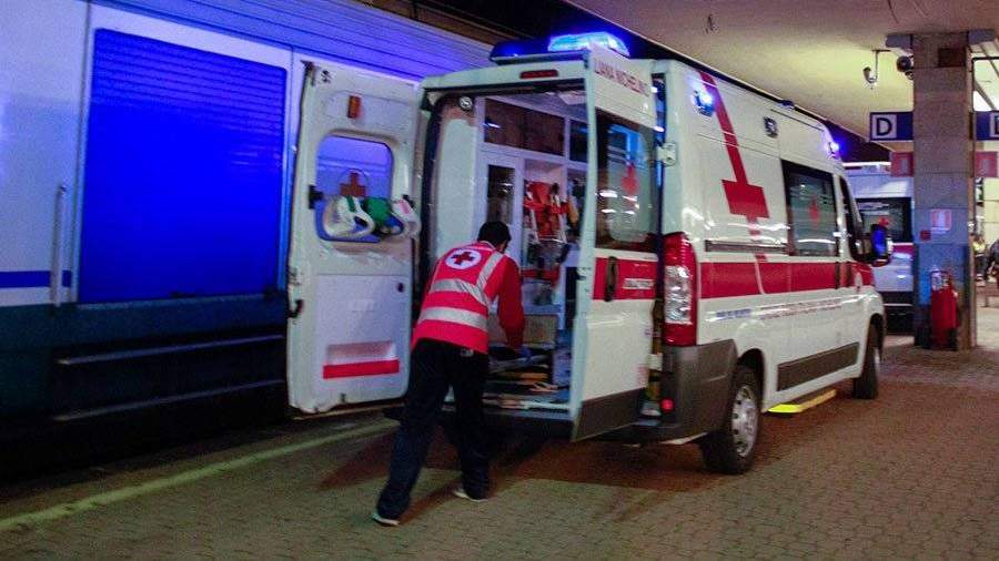 Поезд сошел с рельсов из-за оползня в Италии Поезд сошел с рельсов из-за оползня в Италии