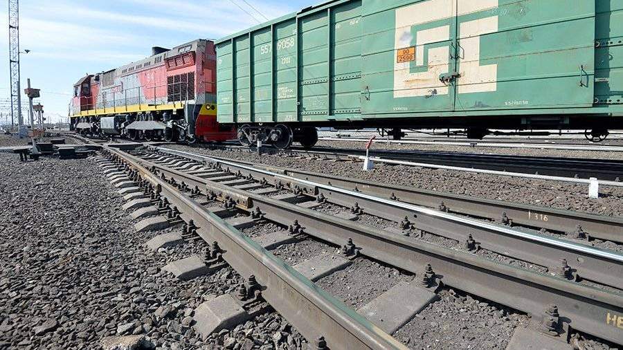 Обошли Украинское государство: РЖД запустили грузовые поезда по новейшей линии «Журавка — Миллерво» Обошли Украинское государство: РЖД запустили грузовые поезда по новейшей линии «Журавка — Миллерво»