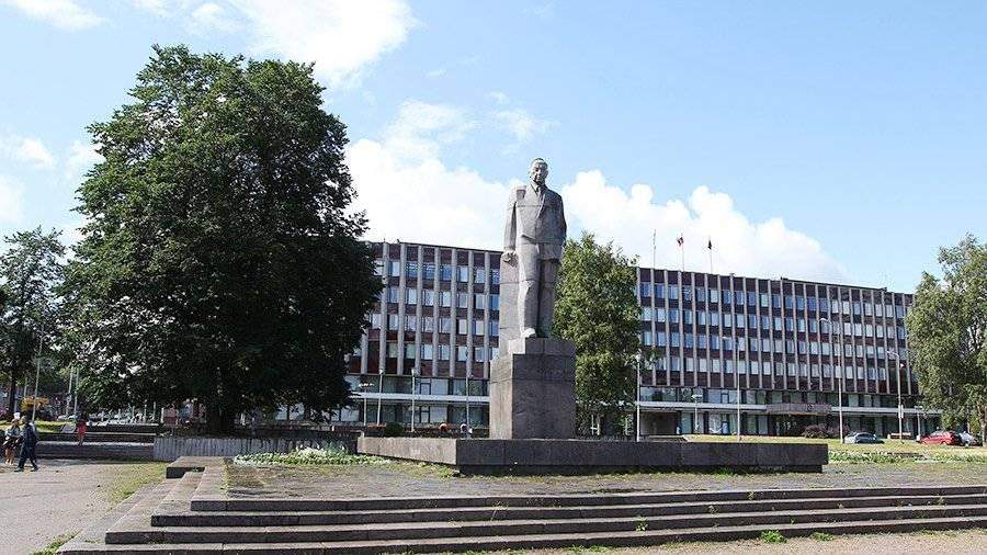 Из нескольких торговых центров в Петрозаводске эвакуировали людей Из нескольких торговых центров в Петрозаводске эвакуировали людей