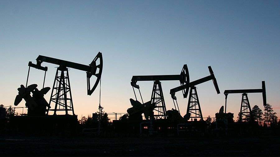 Путин назвал справедливой цену нефти не менее $50 за баррель