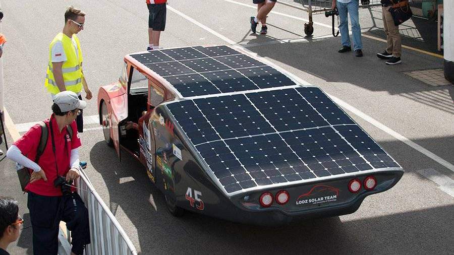 Solar cars 2018 - YouTube
