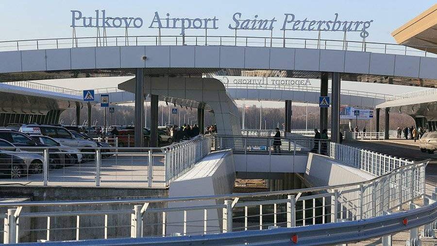 В Пулково задержали пассажира, который запоздал на рейс и сказал о бомбе В Пулково задержали пассажира, который запоздал на рейс и сказал о бомбе