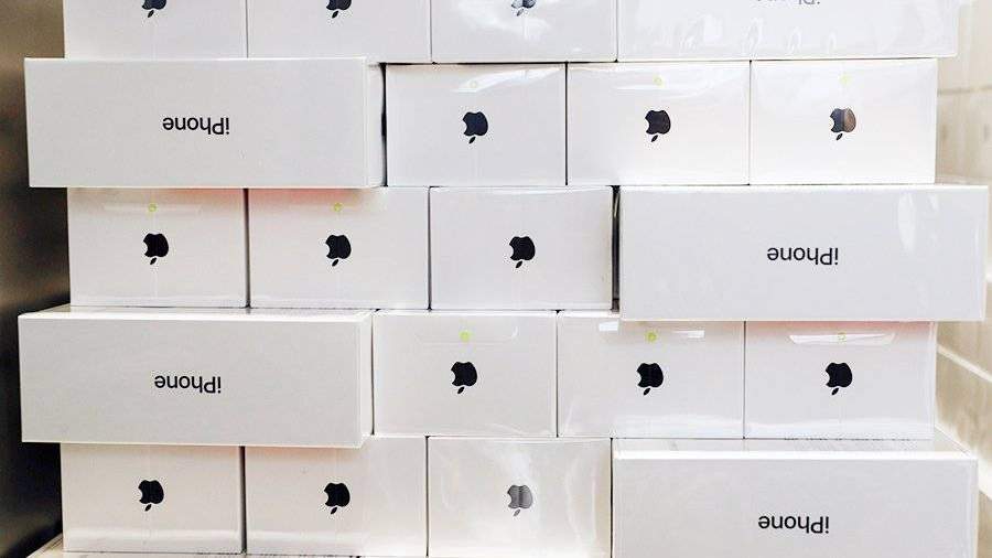 Коробки айфонов всех моделей фото и названия Ученые считают продукцию Apple новой религией Новости интернета Известия 03.11.2