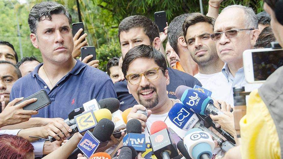 Один из лидеров венесуэльской оппозиции попросил защиты в посольстве Чили