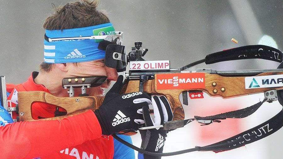 Biathlon Bjoerndalen стреляет