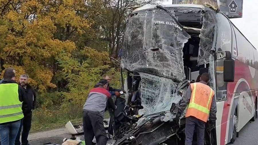 Сотни поклонников несли букеты в театр на прощание с Мариной Голуб - РИА Новости